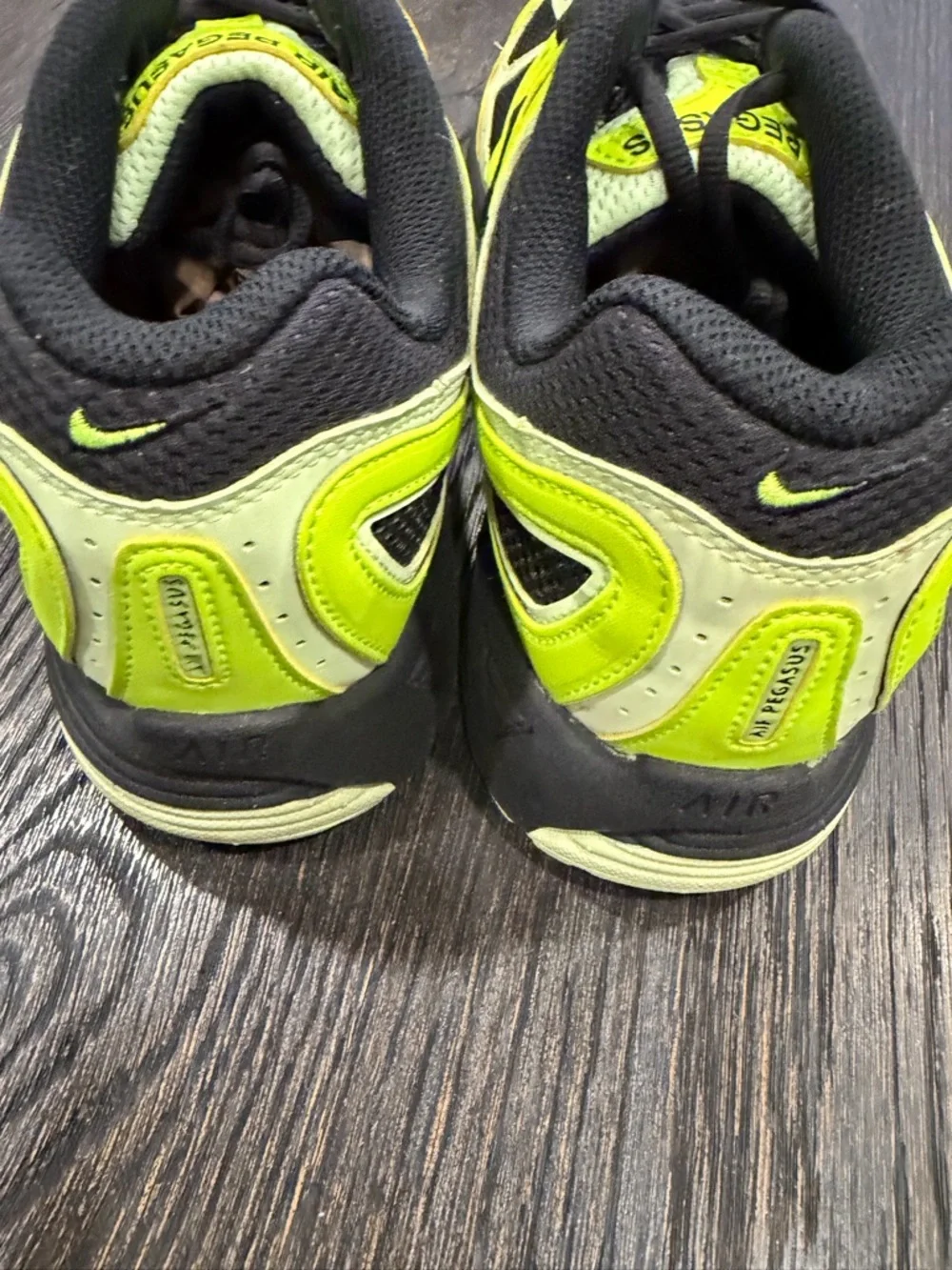 Nike Air Pegasus Men's Shoes Volt/Black/Barely Volt size 10.5 - Picture 8 of 11